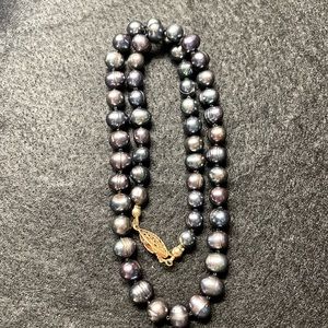 Black freshwater pearl necklace